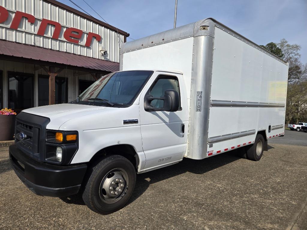 2017 Ford E-Series SRW E-350 Super Duty 138 in WB's photo