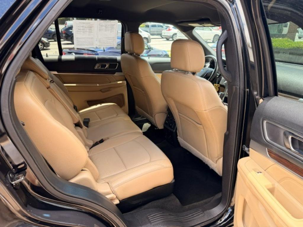 2017 Ford Explorer Limited - Photo 12