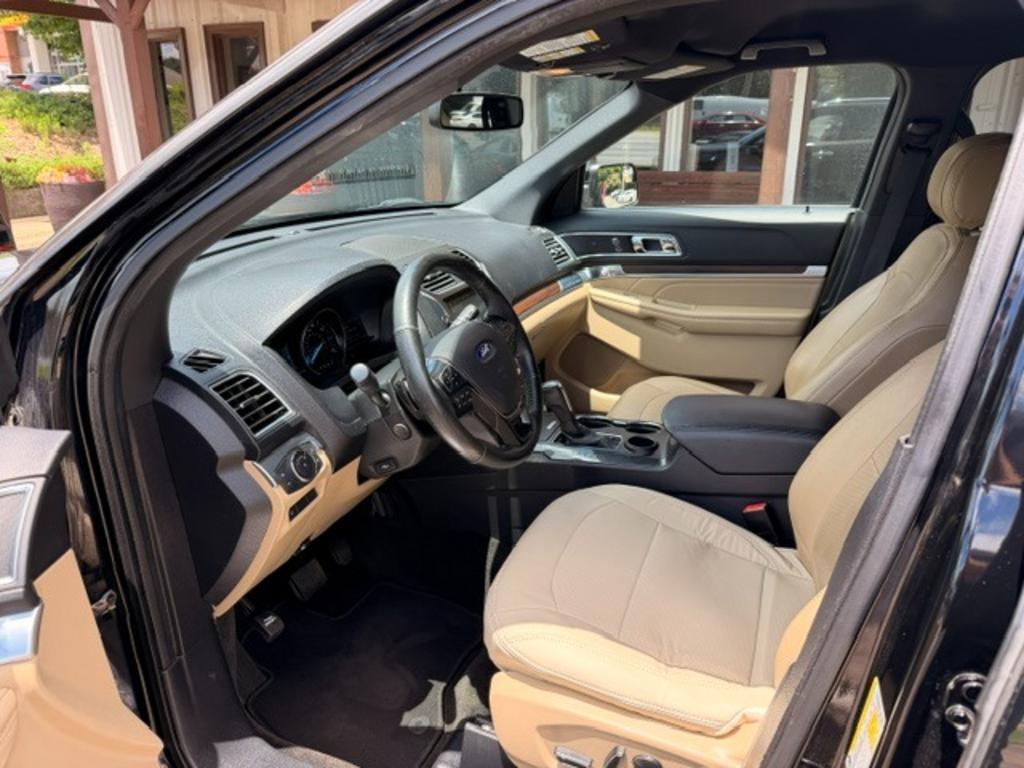 2017 Ford Explorer Limited - Photo 8