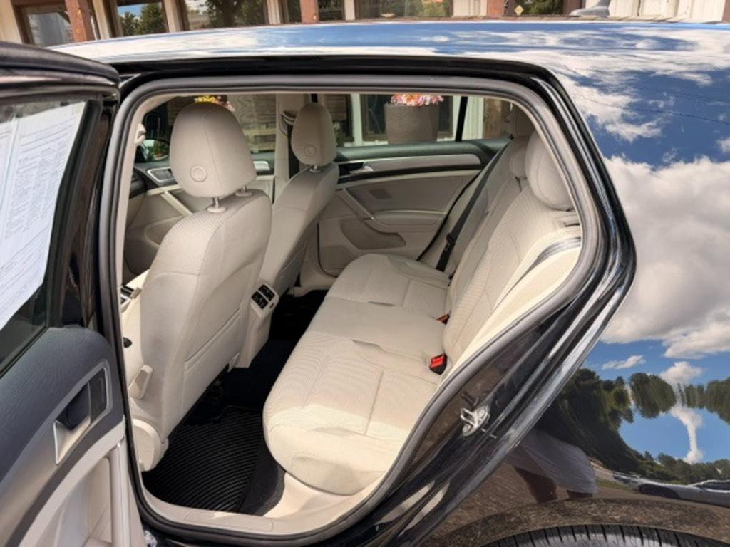 2017 Volkswagen Golf S - Photo 10