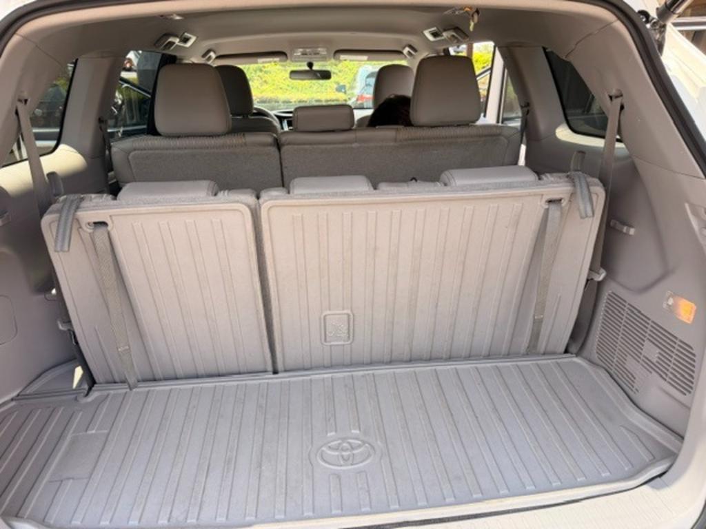 2015 Toyota Highlander LE Plus - Photo 12