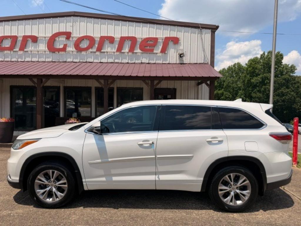 2015 Toyota Highlander LE Plus - Photo 7