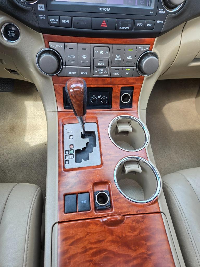 2010 Toyota Highlander Limited - Photo 19