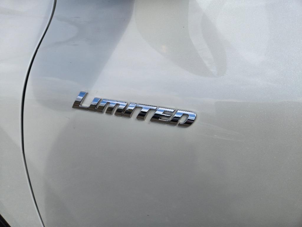 2010 Toyota Highlander Limited - Photo 9